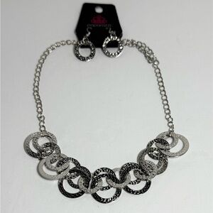 Paparazzi Silver Tone Textured Hoop Bib Necklace and Matching Hoop Earrings NWT